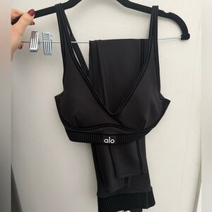 ALO YOGA black line up set
